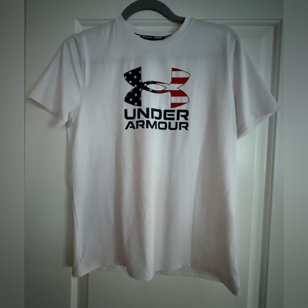 Under Armour Loose Fit Rashguard Activewear Swim Shirt UPF 50 USA Flag Boy YLG